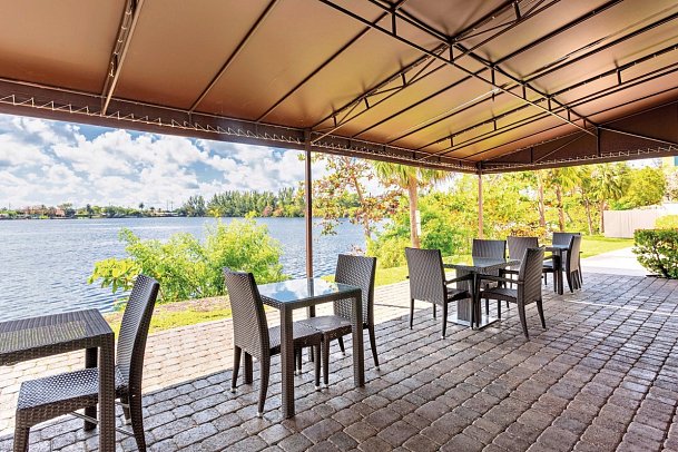 Springhill Suites Miami Airport South Blue Lagoon