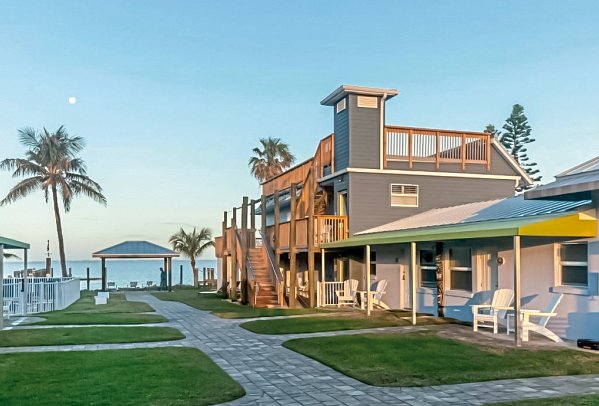 Lost Inn Paradise Cocoa Beach