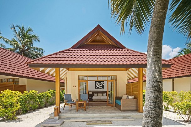 Niva Kurumba Maldives - Wohnbeispiel Beachfront Deluxe Bungalow (Zimmercodierung BD2)