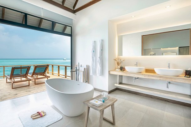 Fushifaru Maldives - Beispiel Bad Pool Water Villa (Zimmercodierung VXR)