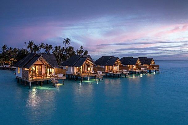 Fushifaru Maldives - Wohnbeispiel Jacuzzi Water Villa (Zimmercodierungen VX1 & VV5)