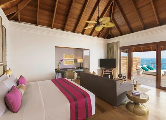 Dusit Thani Maldives - Wohnbeispiel Overwater Pool Villa (Zimmercodierungen VO1 & VO7)