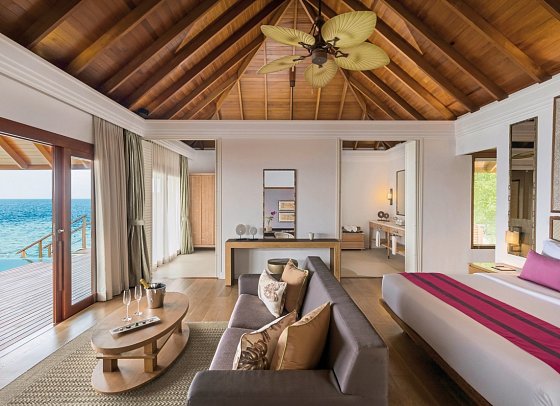 Dusit Thani Maldives - Wohnbeispiel Overwater Pool Villa (Zimmercodierungen VO1 & VO7)