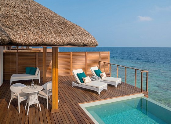 Dusit Thani Maldives - Wohnbeispiel Overwater Pool Villa (Zimmercodierungen VO1 & VO7)