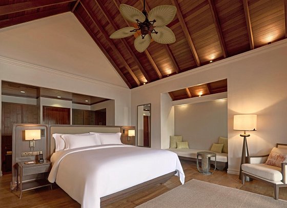 Dusit Thani Maldives - Wohnbeispiel Beach Villa (Zimmercodierungen VB1 & VB7)