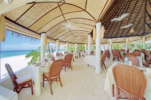 Angaga Island Resort & Spa