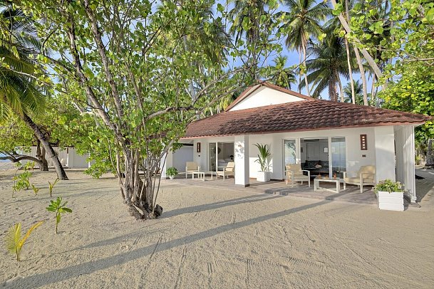 Diamonds Thudufushi - Wohnbeispiel Beach Front Suite (Zimmercodierung WB2)