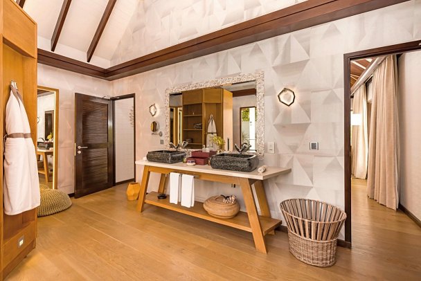 OZEN LIFE Maadhoo - Beispiel Bad Earth Villa (Zimmercodierungen VB1 & VB2)