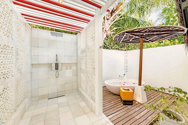 OZEN LIFE Maadhoo - Beispiel Bad Earth Pool Pavilion (Zimmercodierung WB1)