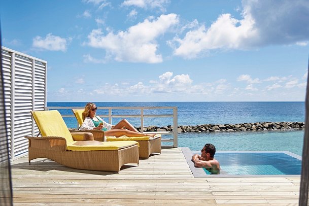 NH Maldives Kuda Rah Resort - Wohnbeispiel Over Water Villa with Private Pool (Zimmercodierungen VX1 & VV3)