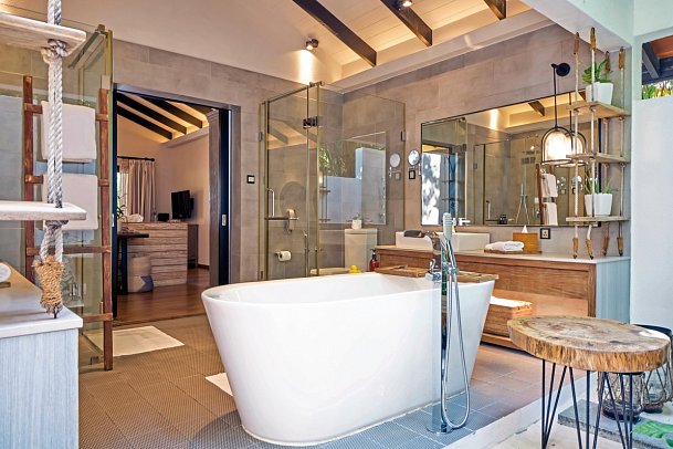 Grand Park Kodhipparu - Beispiel Bad Beach Pool Villa (Zimmercodierungen VB1 & VV3)