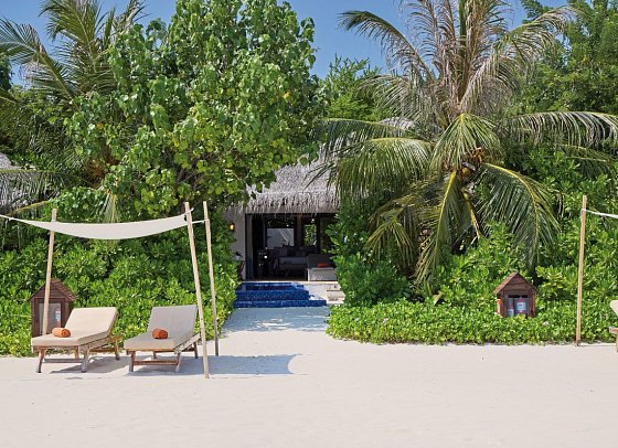 Grand Park Kodhipparu - Wohnbeispiel Beach Pool Villa (Zimmercodierungen VB1 & VV3)
