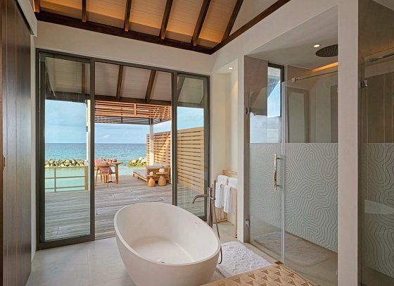 Meyyafushi Maldives - Beispiel Bad Two Bedroom Semi Ocean Pool Villa (Zimmercodierungen VX4 & VV6)