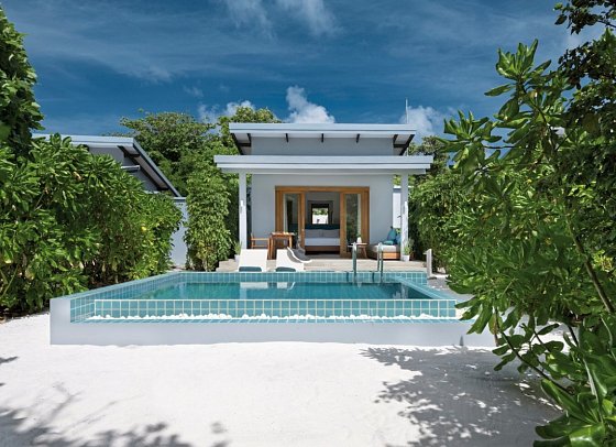 Ifuru Island Maldives - Wohnbeispiel Sunset Beach Villa with Pool (Zimmercodierungen VBR & VB8)
