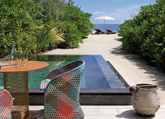 InterContinental Maldives Maamunagau Resort - Beispiel Terrasse Beach Pool Villa (Zimmercodierung VB1)