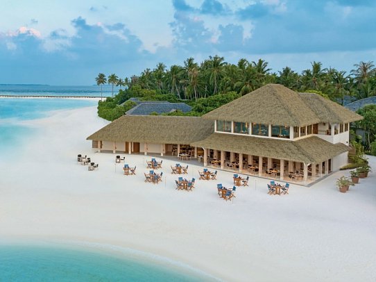 Emerald Faarufushi Resort & Spa
