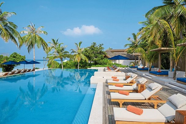 Emerald Faarufushi Resort & Spa