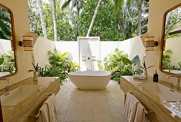 Fiyavalhu Maldives - Beispiel Bad Premium Beach Pool Villa (Zimmercodierung UD2)