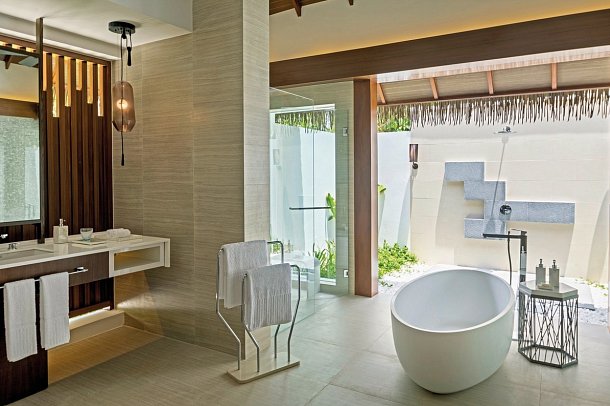 Pullmann Maldives Maamutaa Resort - Beispiel Bad Beach Pool Villa (Zimmercodierung VB2)