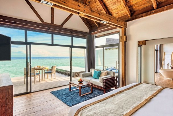 Kuredhivaru Resort and Spa Maldives - Wohnbeispiel Overwater Pool Villa (Zimmercodierungen VX1, VX2 & VX3)