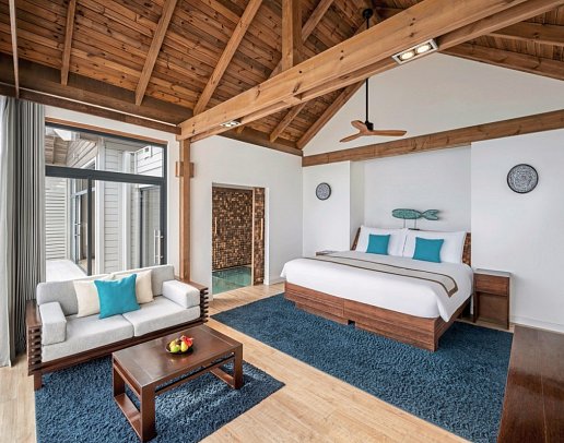 Kuredhivaru Resort and Spa Maldives - Wohnbeispiel Overwater Pool Villa (Zimmercodierungen VX1, VX2 & VX3)