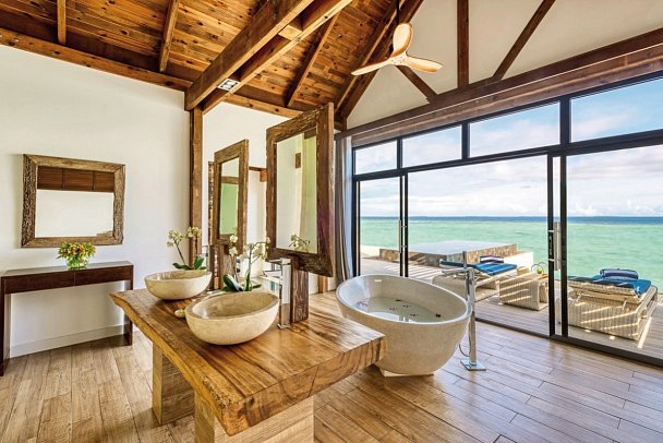 Kuredhivaru Resort and Spa Maldives - Wohnbeispiel Overwater Pool Villa (Zimmercodierungen VX1, VX2 & VX3)