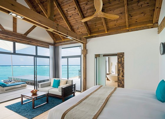 Kuredhivaru Resort and Spa Maldives - Wohnbeispiel Overwater Pool Villa (Zimmercodierungen VX1, VX2 & VX3)