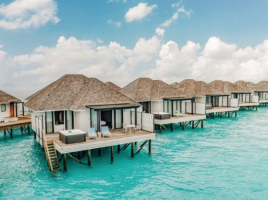 Nova Maldives - Wohnbeispiel Water Villa with Jacuzzi (Zimmercodierung VX2)
