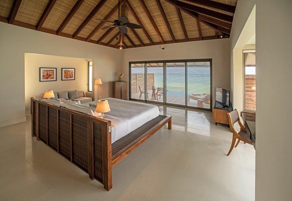The Residence Maldives at Dhigurah - Wohnbeispiel Water Pool Villa (Zimmercodierungen VX1 & VX2)