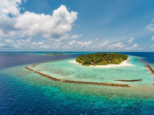 Royal Island Resort & Spa