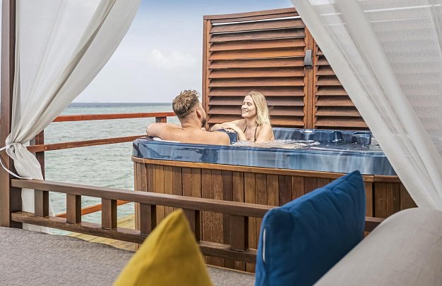 Furaveri Island Resort & Spa - Wohnbeispiel Ocean Villa Horizon (Zimmercodierung VX1)