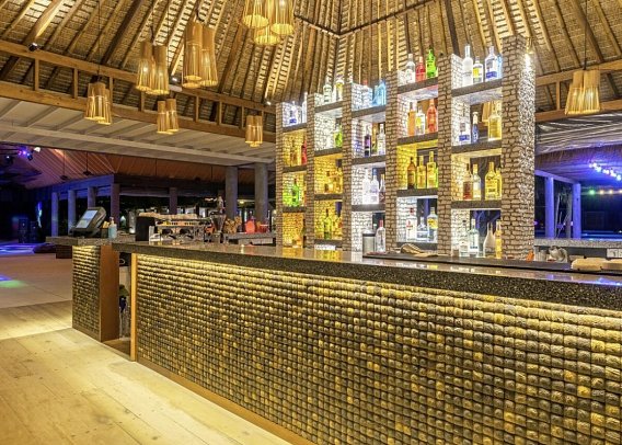 Furaveri Island Resort & Spa