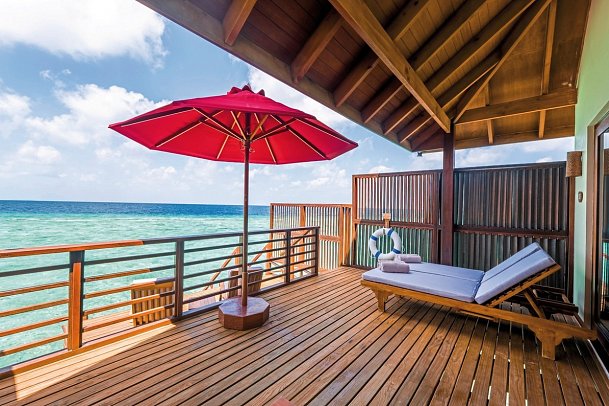 Reethi Faru Resort - Beispiel Terrasse Water Villa (Zimmercodierungen VX1, VX2, VX7 & VV1)