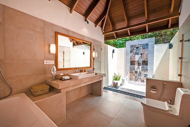 Reethi Faru Resort - Beispiel Bad Deluxe Beach Pool Villa (Zimmercodierungen VB2 & VB8)