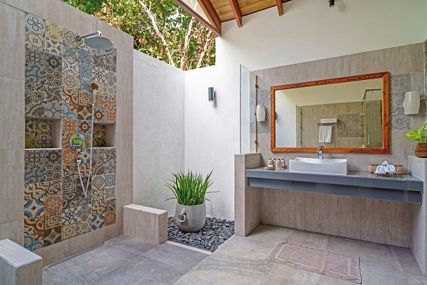 Reethi Faru Resort - Beispiel Bad Garden Villa (Zimmercodierungen VG1 & VG7)
