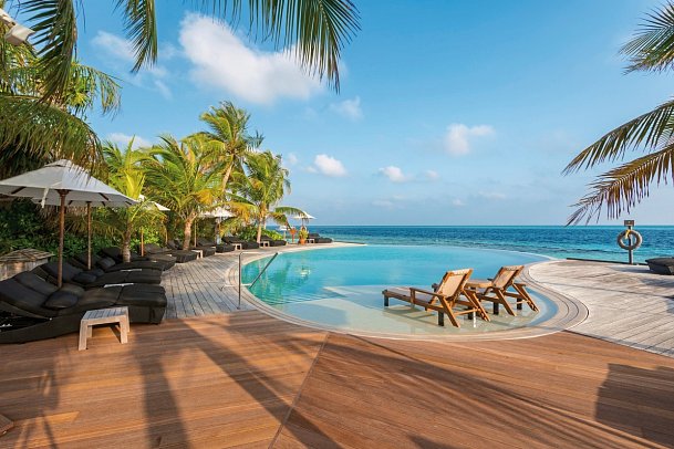 Komandoo Island Resort & Spa