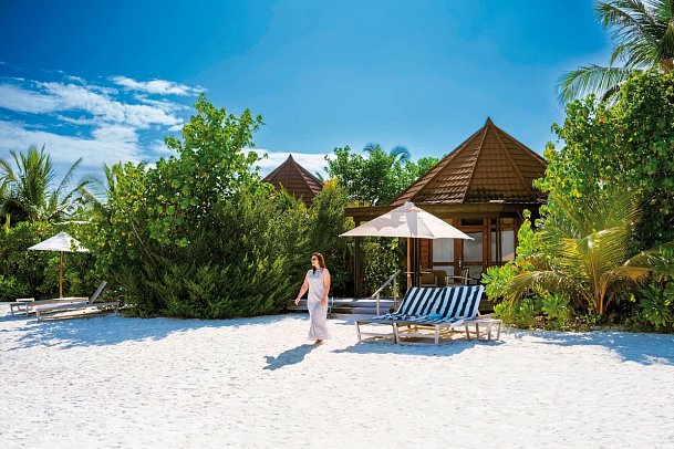 Komandoo Island Resort & Spa - Wohnbeispiel Jacuzzi Beach Villa (Zimmercodierungen VB2, VB8, UD2 & VD2)