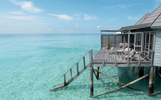 Komandoo Island Resort & Spa - Wohnbeispiel Jacuzzi Water Villa (Zimmercodierungen VX1, VX8, UD4 & VD4)
