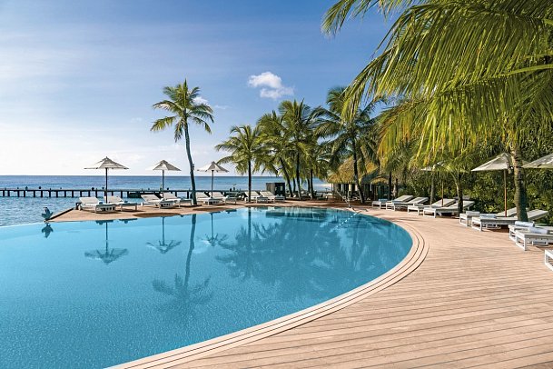 Komandoo Island Resort & Spa