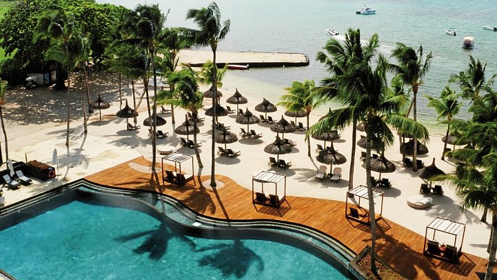 The Bay Club at Anahita