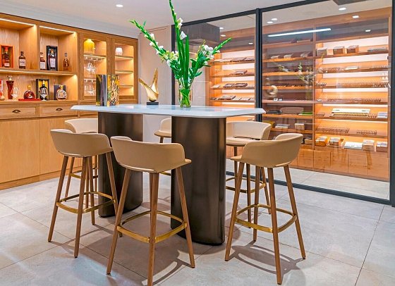 Maradiva Villas Resort & Spa - The Cellar