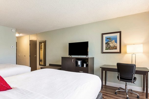 Red Lion Hotel Monterey - Wohnbeispiel 1 King or 2 Queens (Zimmercodierung UG1)