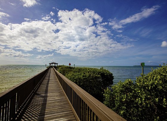 Ocean Pointe Suites Key Largo Apartments - Steg