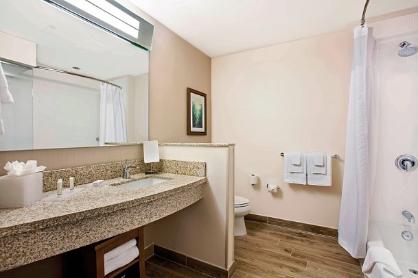 Courtyard Faro Blanco - Beispiel Bad