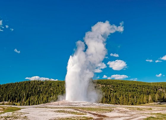 USA von Küste zu Küste (New York - San Francisco) - Old Faithful Geysir