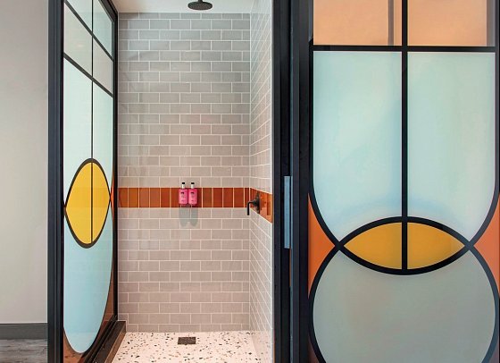 Moxy NYC Lower East Side - Wohnbeispiel Standard King, Two Double beds (Zimmercodierungen UG2 & UG4)