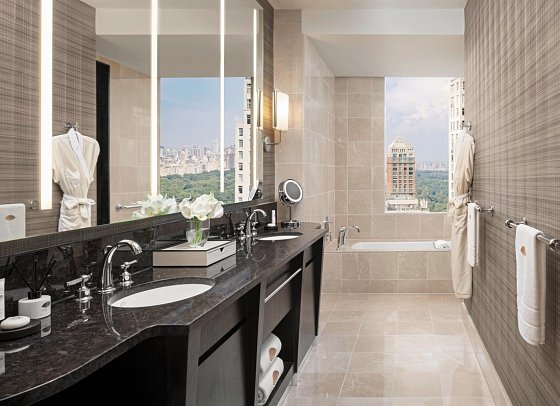 Mandarin Oriental New York - Wohnbeispiel Bad Hudson River View (Zimmercodierungen UG2 & UG6)