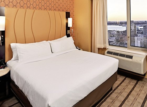 Holiday Inn New York City Times Square - Wohnbeispiel Standard King (Zimmercodierung UG2)