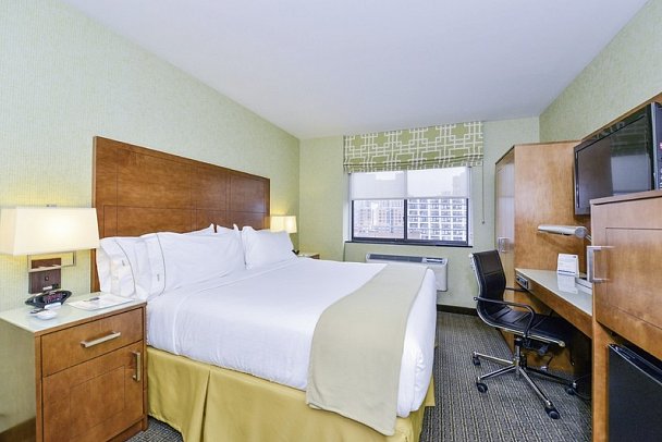 Holiday Inn Express Manhattan Midtown West - Wohnbeispiel Standard King (Zimmercodierung UG2)