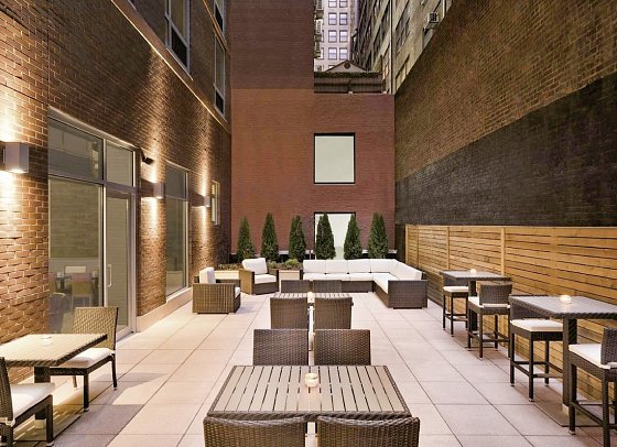 Hilton Garden Inn New York Times Square South - Innenhof